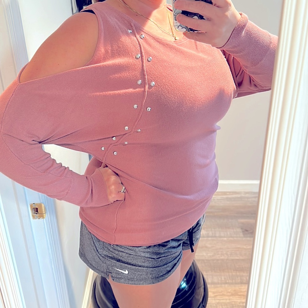 Shoulder cut out Sweater
